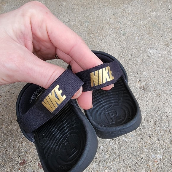 Nike Kawa Black Gold Toddler Slide Sandals 9C - Picture 9 of 11